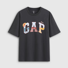 Cheng Yi endorses Gap men's and women's clothing for the summer of 2026 with a new logo printed loose short sleeved T-shirt 854340