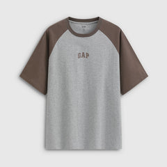 Cheng Yi endorses Gap Men's and Women's 2026 Summer Edition printed logo contrasting shoulder length short sleeved T-shirt 725618