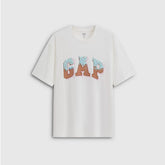 Cheng Yi endorses Gap men's and women's clothing for the summer of 2026 with a new logo printed loose short sleeved T-shirt 854340