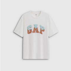 Cheng Yi endorses Gap men's and women's clothing for the summer of 2026 with a new logo printed loose short sleeved T-shirt 854340