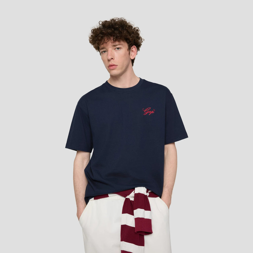 Cheng Yi endorses Gap men's and women's clothing for the summer of 2026, featuring embroidered couple's short sleeved T-shirt with logo 891387
