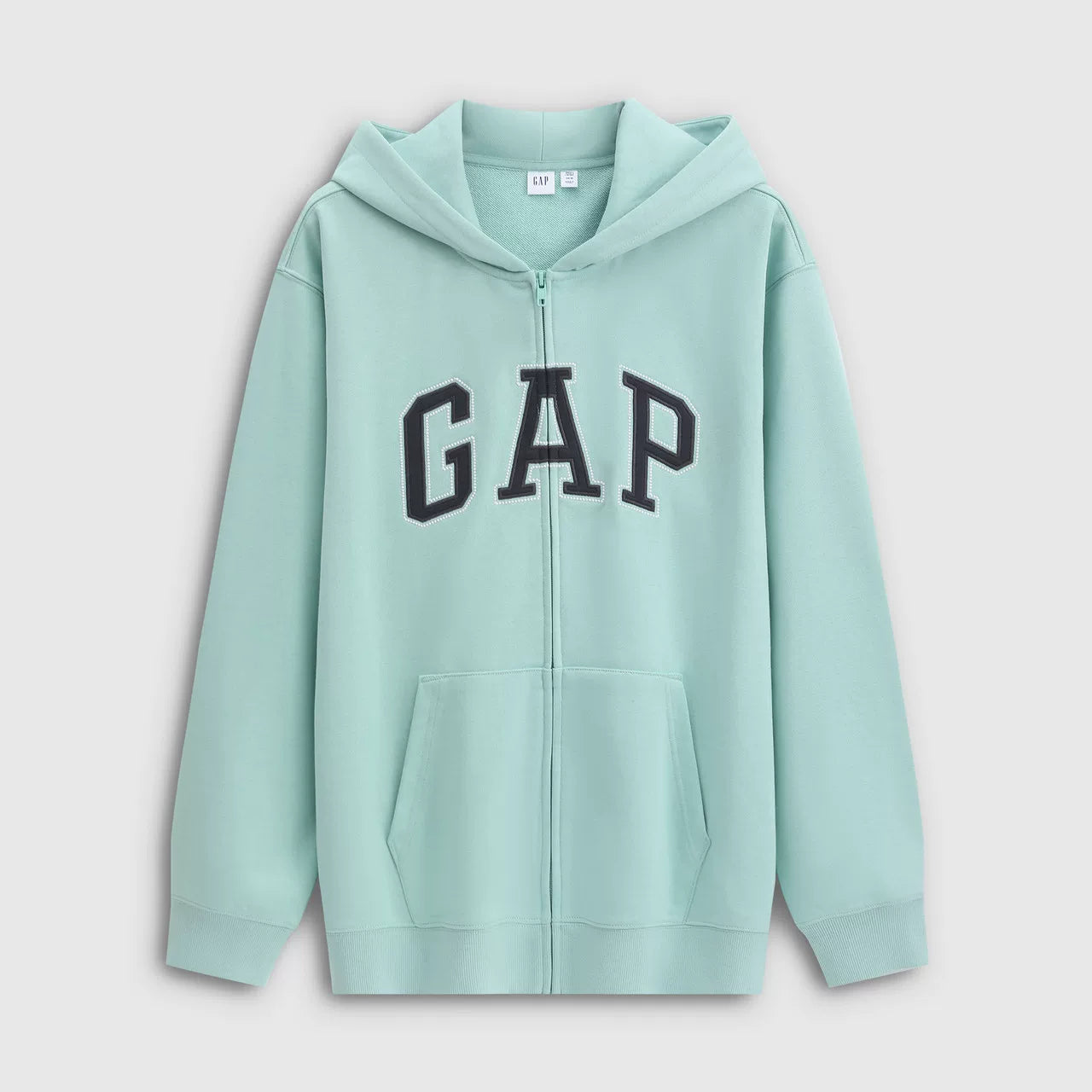 Cheng Yi endorses Gap men's and women's clothing for the 2026 spring season, featuring embroidered loose hoodie with logo 854670