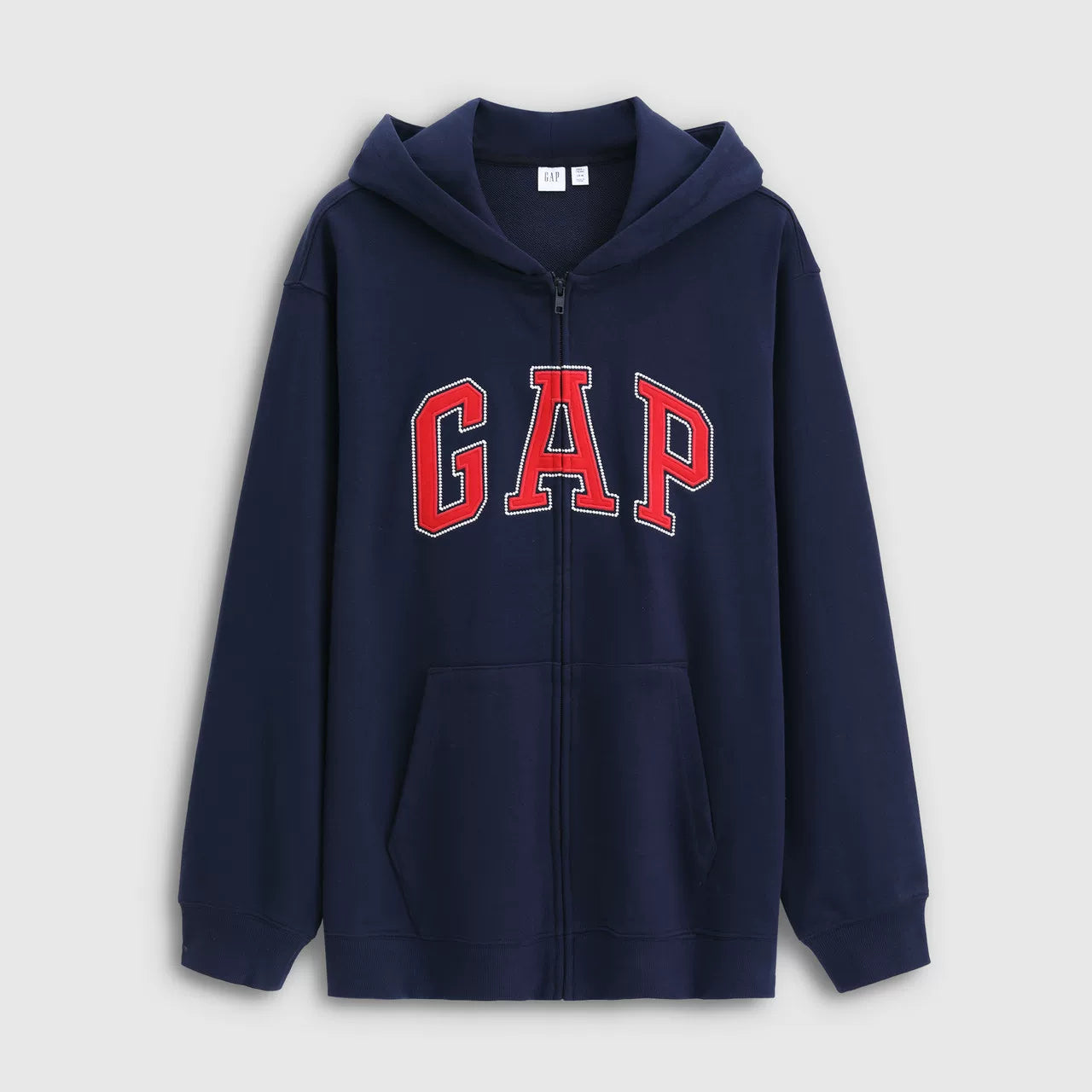 Cheng Yi endorses Gap men's and women's clothing for the 2026 spring season, featuring embroidered loose hoodie with logo 854670