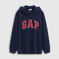 Cheng Yi endorses Gap men's and women's clothing for the 2026 spring season, featuring embroidered loose hoodie with logo 854670
