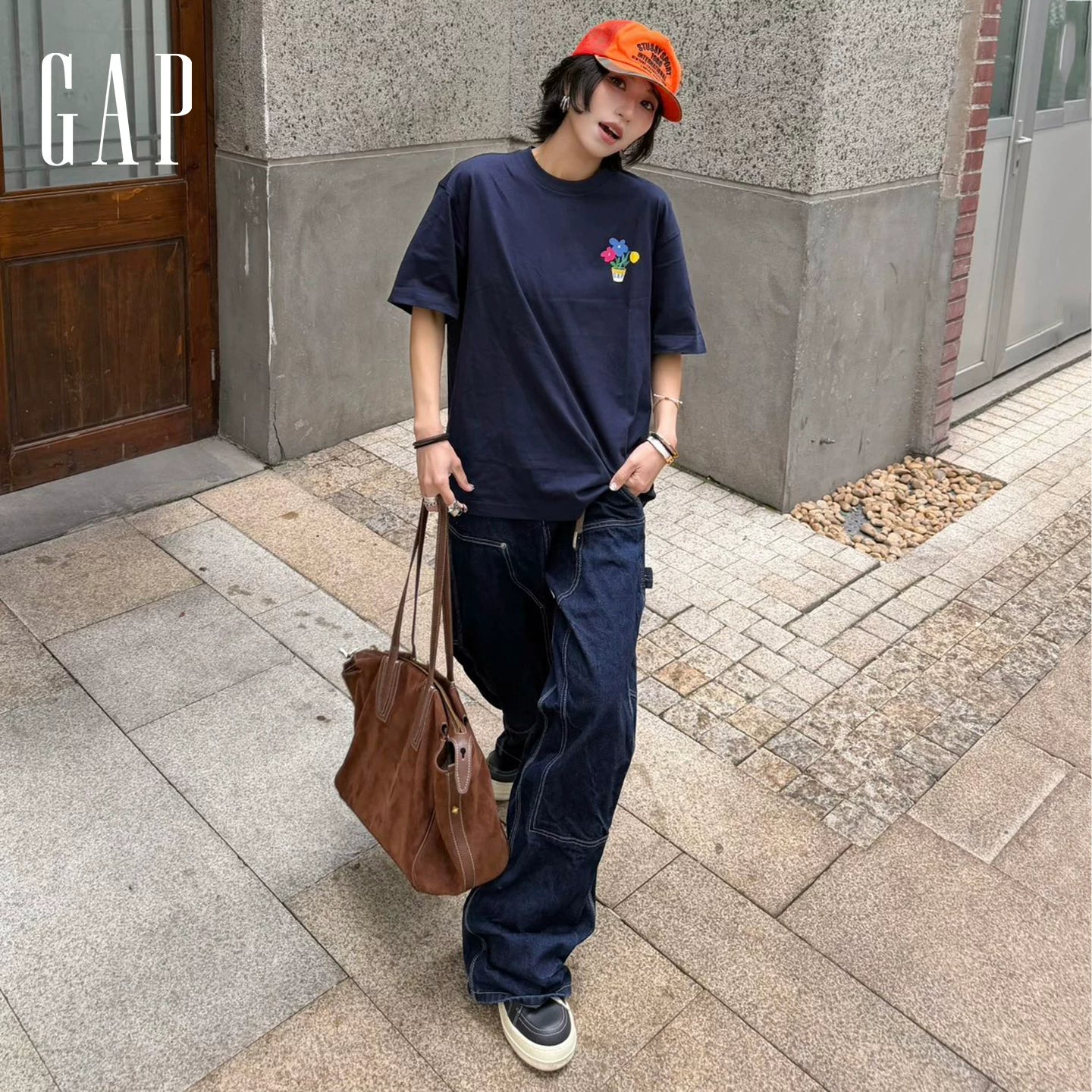 Cheng Yi endorses Gap men's and women's clothing for the summer of 2026 with pure cotton printed logo and contrasting short sleeved T-shirt 883713