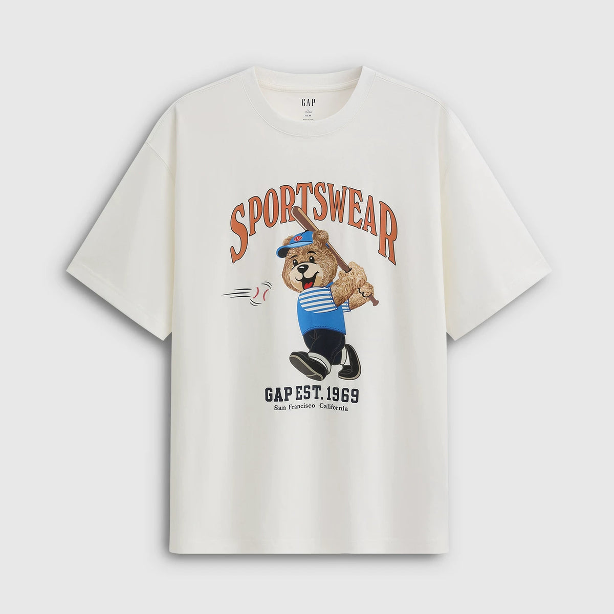 Cheng Yi endorses Gap men's and women's clothing for the summer of 2026, featuring a loose short sleeved T-shirt with a teddy bear print, model 866355